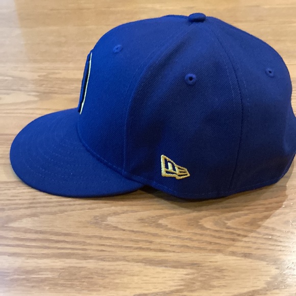 Milwaukee Brewers hat - Picture 2 of 5